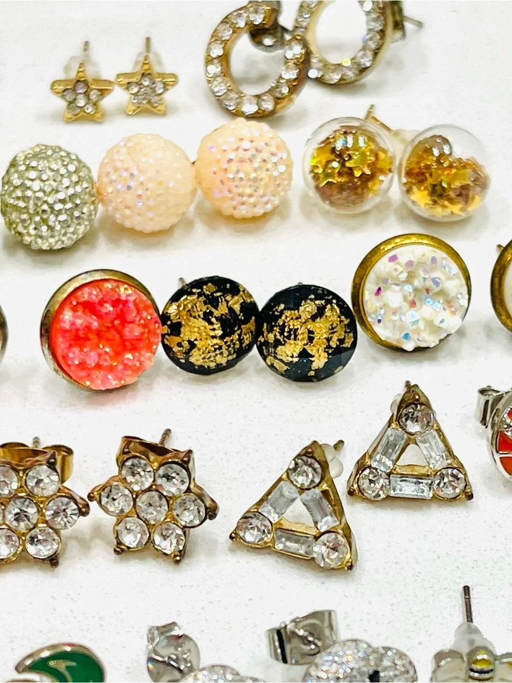 Girls Earrings 30 Pairs EUC